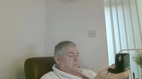 Snapshot of she52 chatting on 12/16/24, 07:48 she52 online show from 12/16/24, 07:48