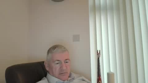 Snapshot of she52 chatting on 02/09/26, 04:11 she52 online show from 02/09/26, 04:11