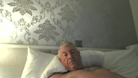 Snapshot of she52 chatting on 06/07/26, 05:22 she52 online show from 06/07/26, 05:22