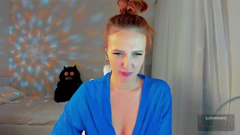 she_wolf1 online show from 04/16/26, 01:56