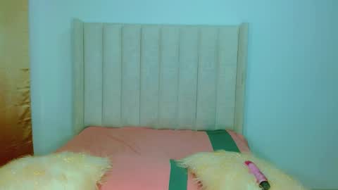 Snapshot of sheessy chatting on 11/09/25, 05:17 sheessy online show from 11/09/25, 05:17