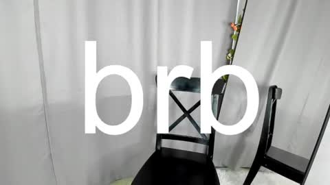 Snapshot of shei1a_shy chatting on 02/08/25, 04:14 Amely online show from 02/08/25, 04:14