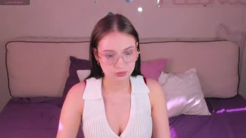 Snapshot of shei1a_shy chatting on 04/02/26, 08:56 Amely online show from 04/02/26, 08:56