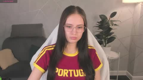 Snapshot of shei1a_shy chatting on 04/16/26, 11:33 Amely online show from 04/16/26, 11:33