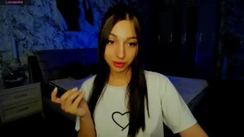 Snapshot of sheillawood chatting on 10/14/25, 12:44 sheillawood online show from 10/14/25, 12:44