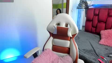 Snapshot of sheilly_brown chatting on 10/17/25, 07:27 sheilly_brown online show from 10/17/25, 07:27