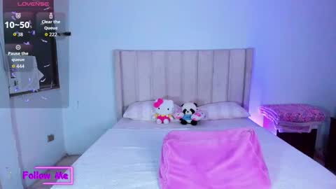 Danna   online show from 11/11/25, 02:33