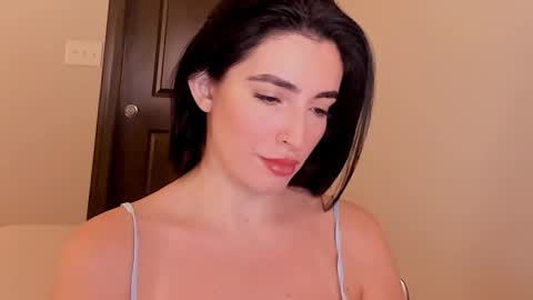 Snapshot of sheisallthat chatting on 10/17/25, 02:04 sheisallthat online show from 10/17/25, 02:04