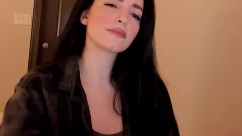 Snapshot of sheisallthat chatting on 12/04/25, 03:27 sheisallthat online show from 12/04/25, 03:27