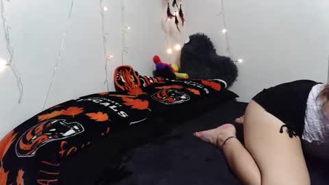 Snapshot of shelbytakenit chatting on 09/26/25, 02:59 Shelbytakenit online show from 09/26/25, 02:59