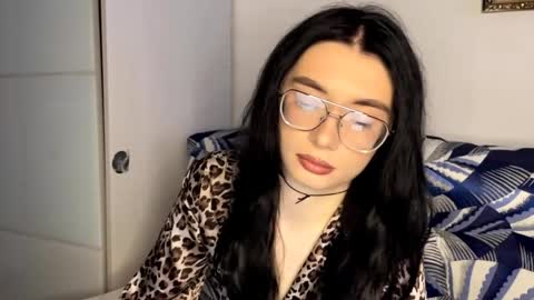 Snapshot of shellierosenau chatting on 04/12/26, 03:06 Alice online show from 04/12/26, 03:06