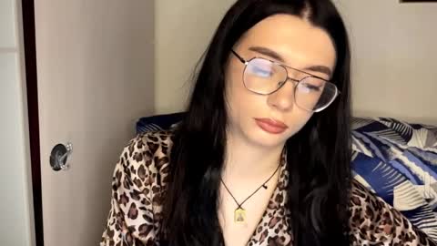 Snapshot of shellierosenau chatting on 04/13/26, 04:23 Alice online show from 04/13/26, 04:23