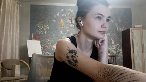 Mila online show from 11/25/25, 10:21