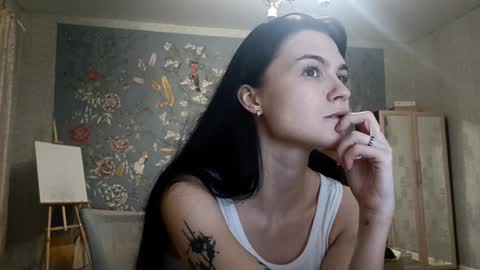 Mila online show from 11/28/25, 10:29