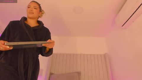 shelynna_azzul online show from 06/21/26, 01:03