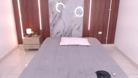 shena_nomy1 online show from 12/13/25, 08:25