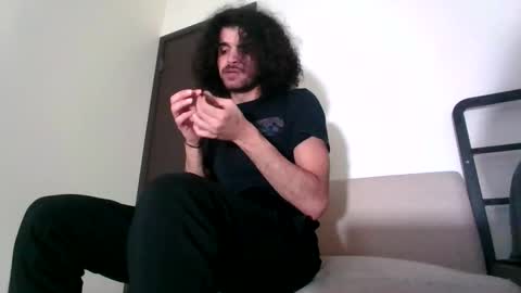 Snapshot of shenanig00n chatting on 10/25/25, 01:24 dl shenanigoon online show from 10/25/25, 01:24