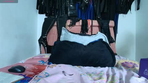  anyela7773 online show from 04/07/26, 02:39