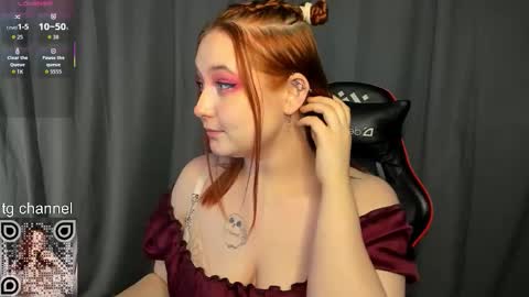 Snapshot of sherifka_ chatting on 12/16/25, 03:17 Anna online show from 12/16/25, 03:17