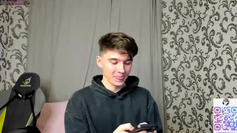 Snapshot of sherlockmax chatting on 09/11/25, 04:29 Max online show from 09/11/25, 04:29