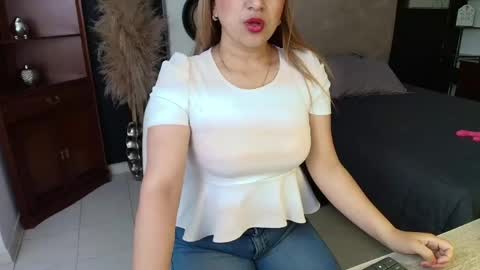 sheryl_jones online show from 05/19/26, 01:06