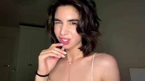 Amy online show from 05/11/26, 04:04
