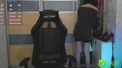 Snapshot of sheslike_firstlove chatting on 01/20/25, 03:07 Vanessa online show from 01/20/25, 03:07