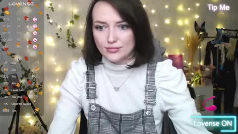 Snapshot of sheslike_firstlove chatting on 10/10/25, 02:05 Vanessa online show from 10/10/25, 02:05