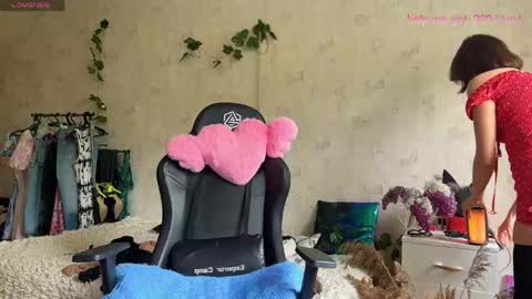 Vanessa online show from 05/18/26, 08:42
