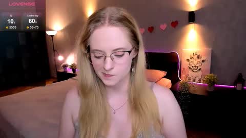 Hello guys my name is Aemilia online show from 09/11/25, 08:25