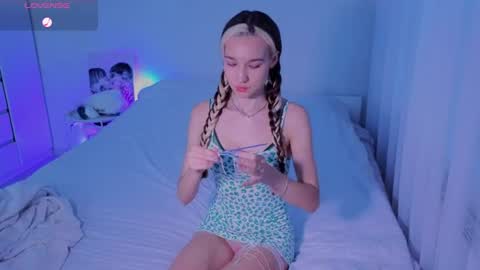 Sheyli online show from 06/15/26, 11:12