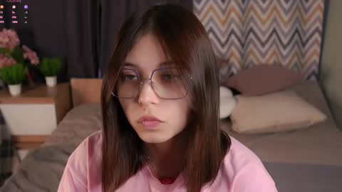 Iris online show from 09/17/25, 11:23