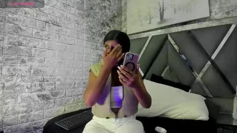 Snapshot of shinefoxx chatting on 04/16/26, 12:50 ShineFoxx online show from 04/16/26, 12:50