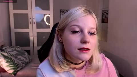 Snapshot of shinejoan chatting on 09/20/25, 02:18 help me reach my first 25 thumbs up online show from 09/20/25, 02:18