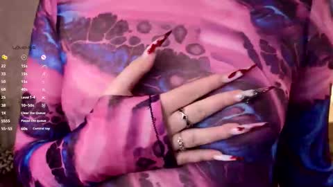 Snapshot of shinejoan chatting on 11/20/25, 10:09 help me reach my first 25 thumbs up online show from 11/20/25, 10:09