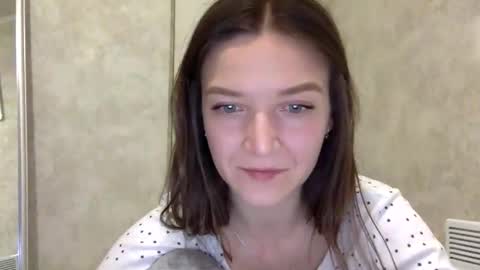 Snapshot of shining_pearl chatting on 04/26/26, 05:43 Jesica online show from 04/26/26, 05:43