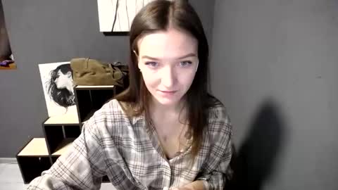Snapshot of shining_pearl chatting on 05/26/26, 06:31 Jesica online show from 05/26/26, 06:31