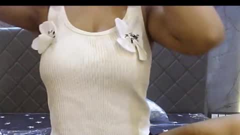 Snapshot of shiri_hot chatting on 11/17/25, 06:46 Siri online show from 11/17/25, 06:46