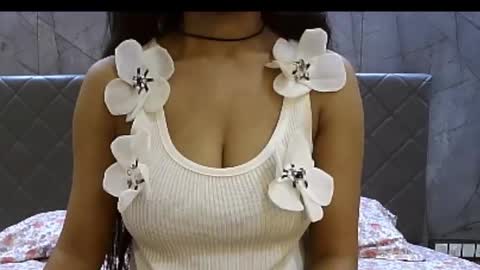 Snapshot of shiri_hot chatting on 11/21/25, 10:25 Siri online show from 11/21/25, 10:25