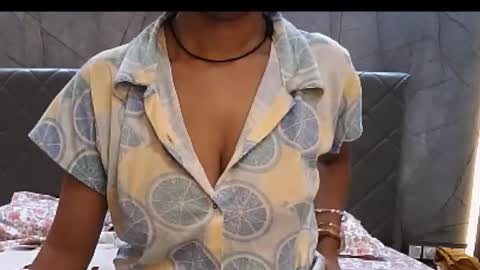 Snapshot of shiri_hot chatting on 11/23/25, 02:55 Siri online show from 11/23/25, 02:55