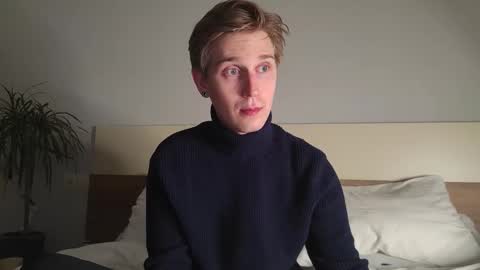 Snapshot of shirizo chatting on 09/23/25, 09:29 Matthew online show from 09/23/25, 09:29