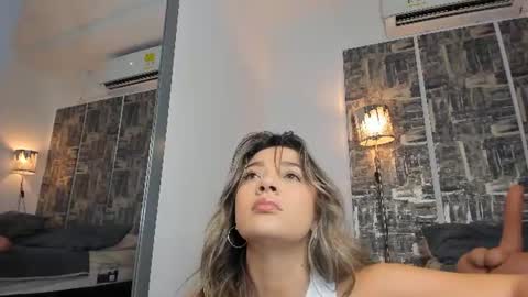 SHOFIA online show from 06/19/26, 05:17