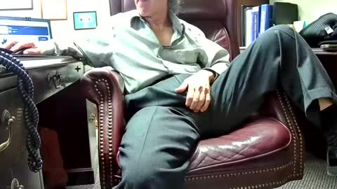 nikolas send dm for an appointment online show from 02/12/25, 10:15