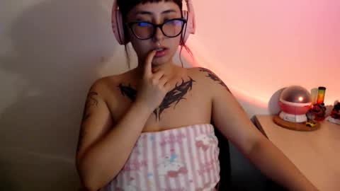 Shopie Hank  online show from 09/11/25, 05:18