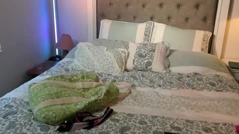 shortstuff79 online show from 10/02/25, 01:40