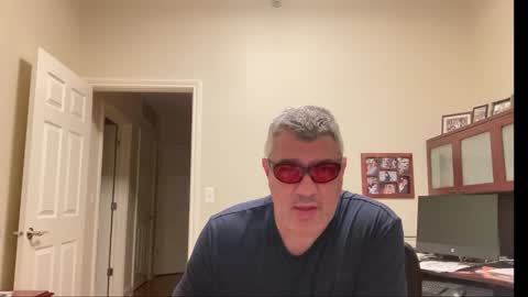 Chicago Guy online show from 10/10/25, 03:38