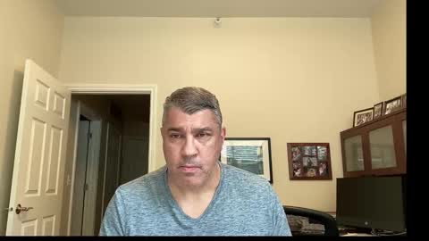 Chicago Guy online show from 10/18/25, 07:14