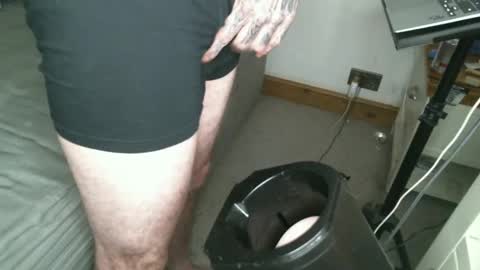 Snapshot of showoffjay46 chatting on 12/19/24, 04:02 showofjay online show from 12/19/24, 04:02