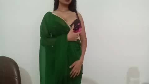shreya_0 online show from 04/07/26, 12:00