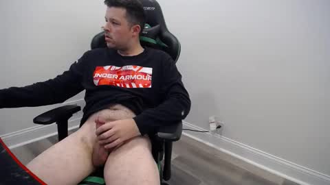 Snapshot of shroomhead5 chatting on 01/19/25, 01:33 shroom online show from 01/19/25, 01:33